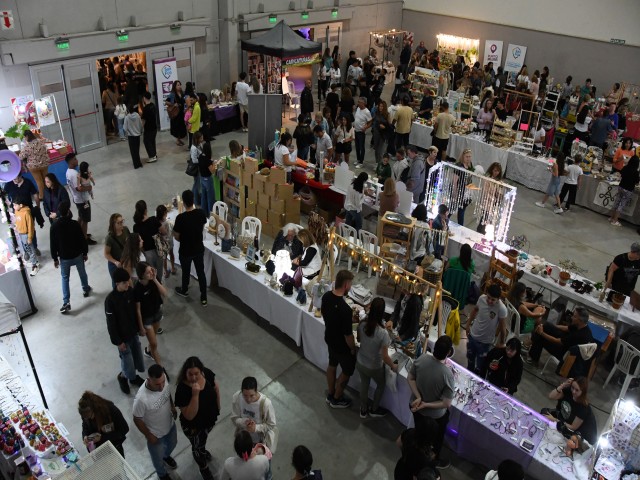 Feria de Mujeres Emprendedoras: D&iacute;a del Amigo