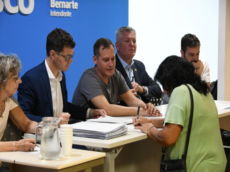 Más escrituras sociales para vecinos de la ciudad