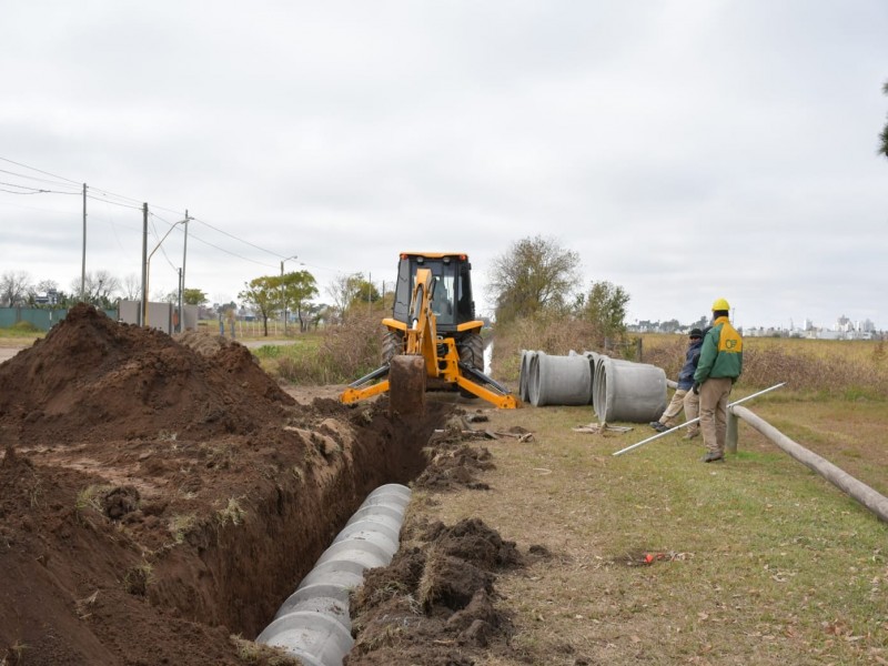 El municipio ejecuta nuevo desagüe pluvial para reforzar la evacuación en el sector noroeste