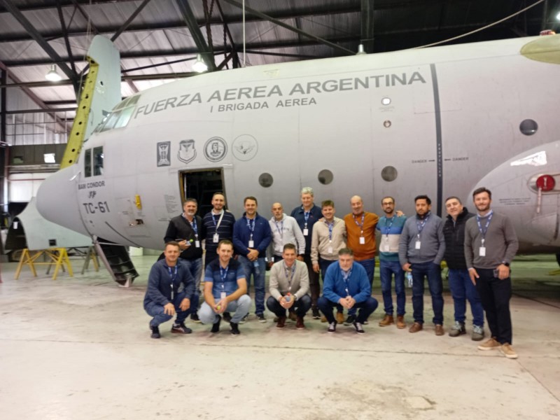 Municipio e industriales sanfrancisqueños visitaron la Fábrica Argentina de Aviones (FADEA)