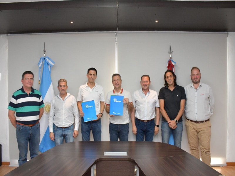 Se firmó el convenio con AKRON por el dron fumigador