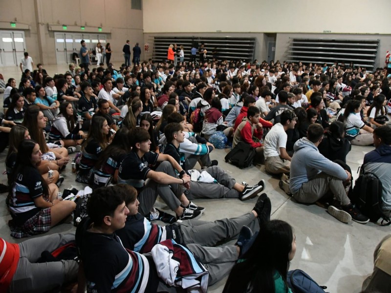 Con gran cantidad de público se llevó adelante la charla – taller “El Bienestar Digital es Tarea de Todos. Apuestas en línea”