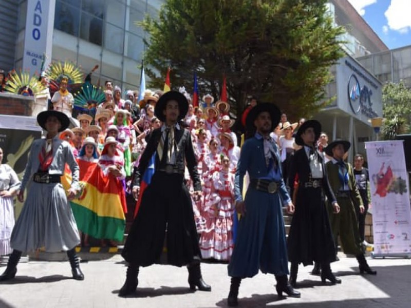 San Francisco brilló en el XIII Festival Internacional de Danzas Folclóricas en Bolivia