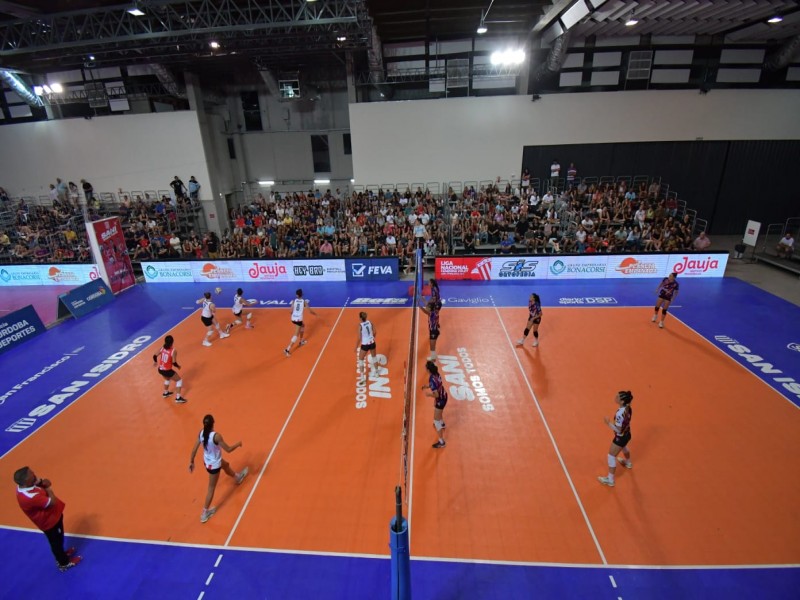Comenzó la Liga Nacional Femenina de Vóley en el Superdomo
