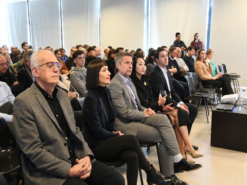 San Francisco fue sede de una charla sobre Inteligencia Artificial y competitividad