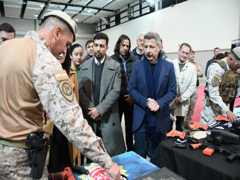 Continúan las capacitaciones sobre el uso de armas menos letales al personal de la Guardia Local de Prevención y Convivencia