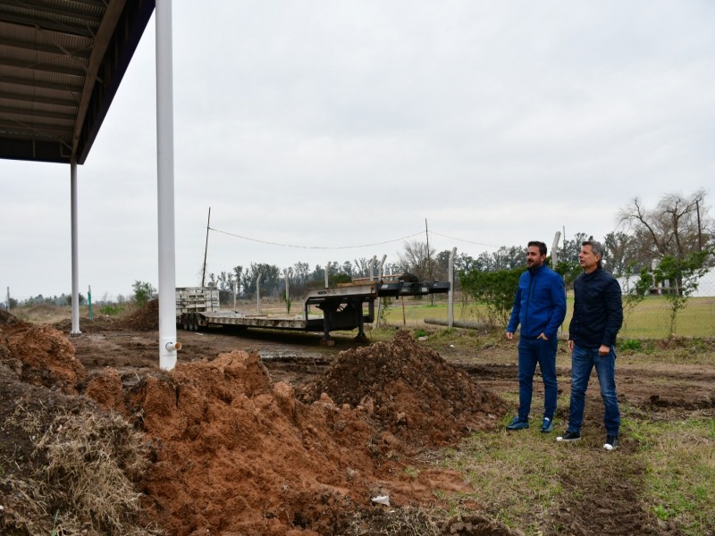 Bernarte supervisó la obra del Polideportivo en Barrio San Cayetano