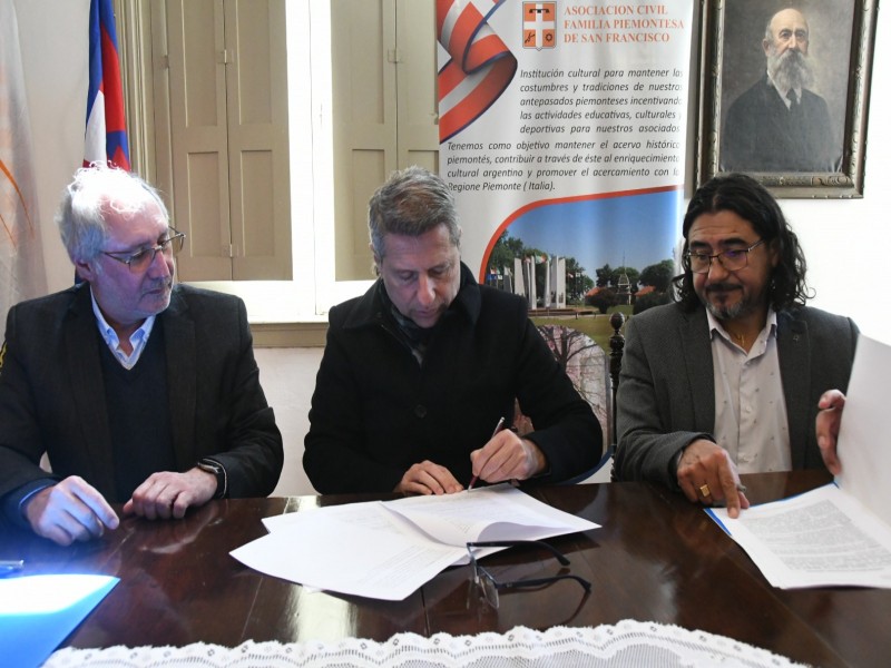 Municipio firmó Convenio Marco de colaboración con la Asociación Familia Piemontesa para avanzar hacia una Smart City
