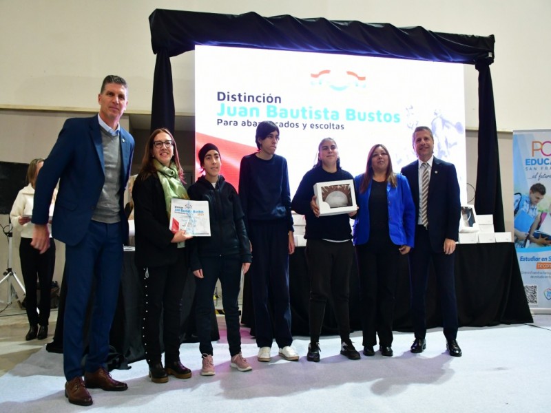 Por tercer año consecutivo se entregó la Distinción ‘Juan Bautista Bustos’