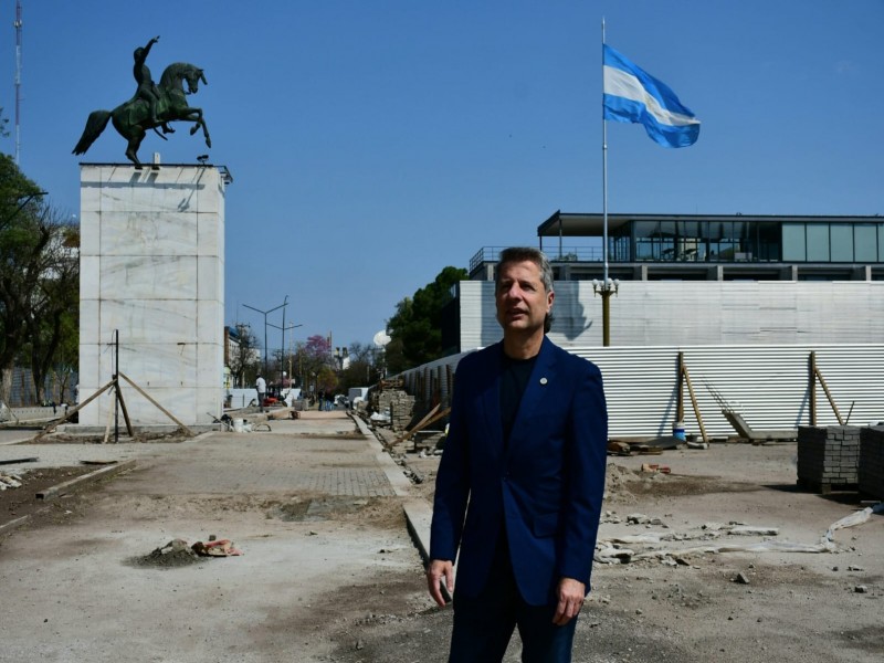 Refuncionalización de la Plaza Cívica: la obra tiene un 80 % de avance