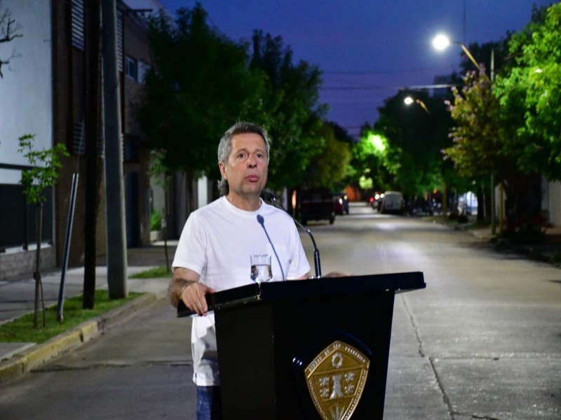 Los vecinos de barrio Iturraspe ya disfrutan de luces LED en el alumbrado público