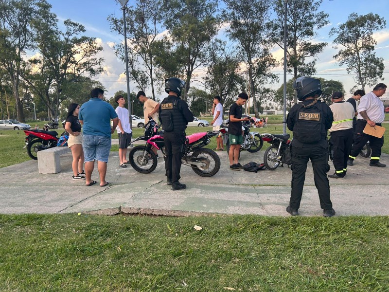 Operativo de Seguridad Vial en Av. Cervantes: retuvieron cinco motovehículos