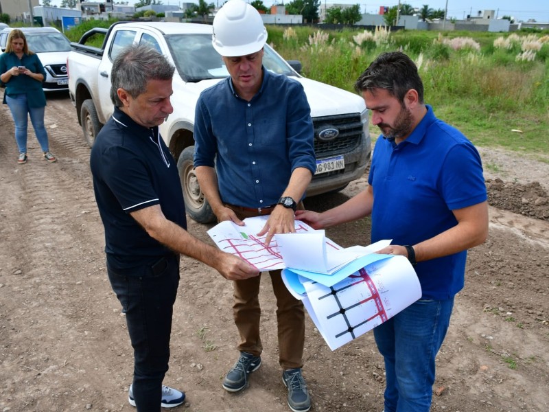 Bernarte supervisó el avance de obra en el Loteo “La Arbolada”