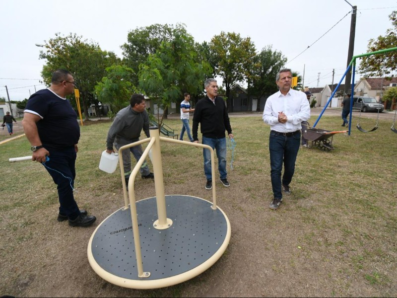 El municipio transformó un minibasural en un lugar de encuentro comunitario frente al comedor “La Virgencita”