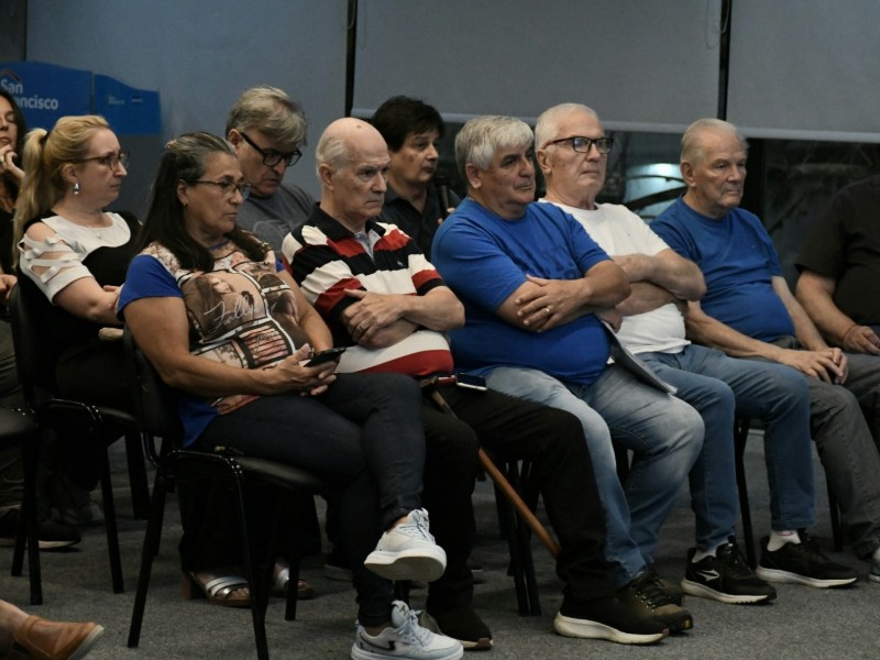 Bernarte recibió inquietudes de vecinos de distintos barrios de la ciudad