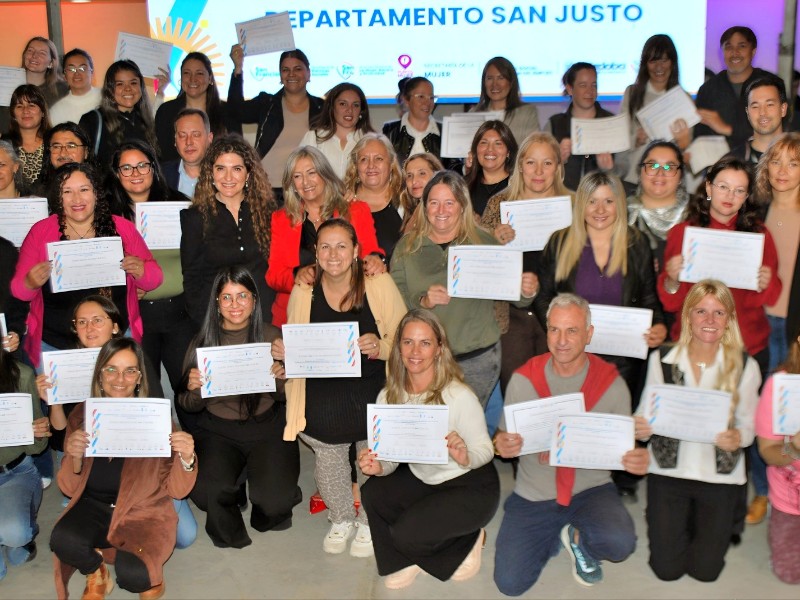 Entregaron certificados de Diplomatura en Acompañantes Comunitarias contra la Violencia de Género 