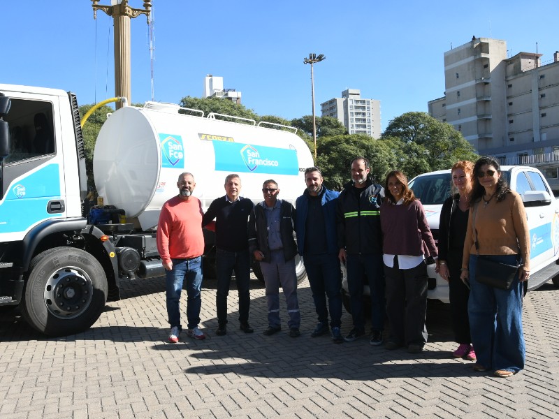 El municipio incorporó dos nuevos vehículos para fortalecer los servicios en la ciudad